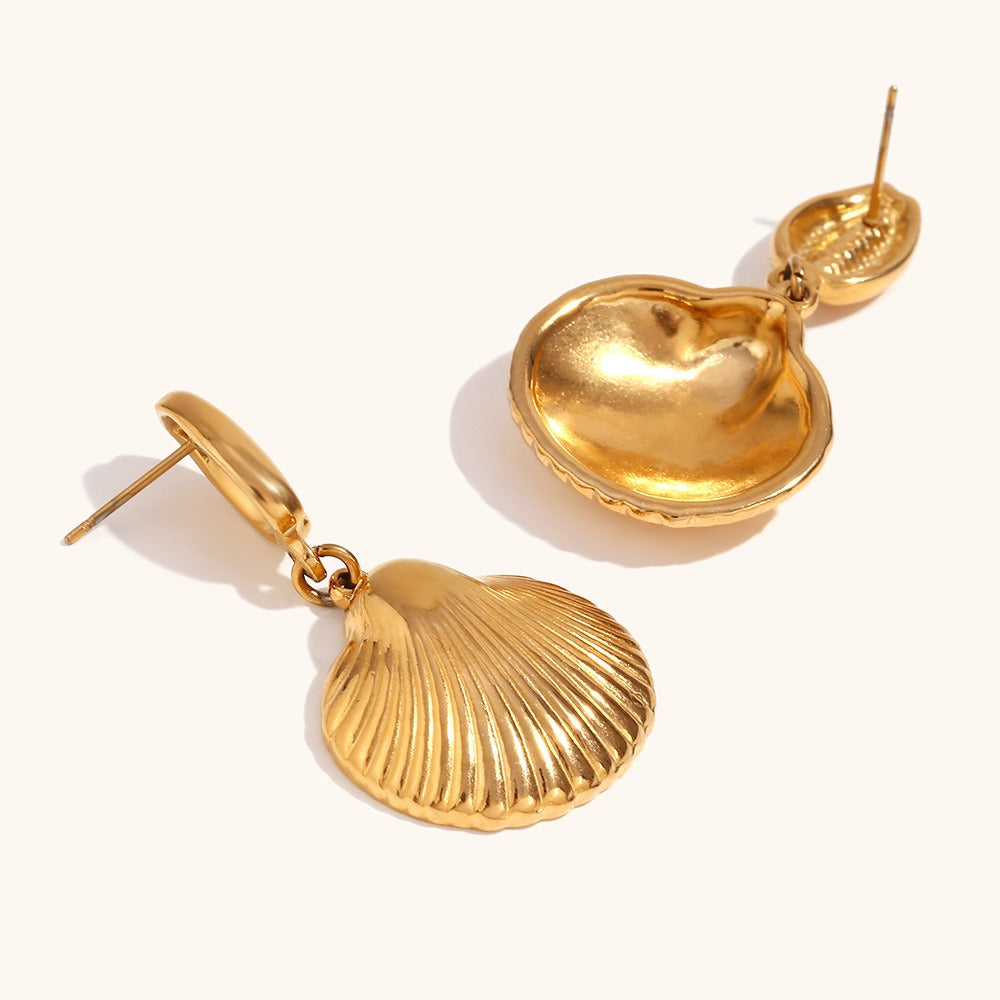 Conch scallop patchwork earrings are fashionable, simple, luxurious, stainless steel plated earrings for women