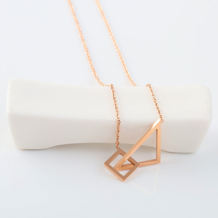 Necklace Female Niche Light Luxury Rose Gold Shell Diamond Design Clavicle Chain Double Ring Buckle Titanium Steel Necklace